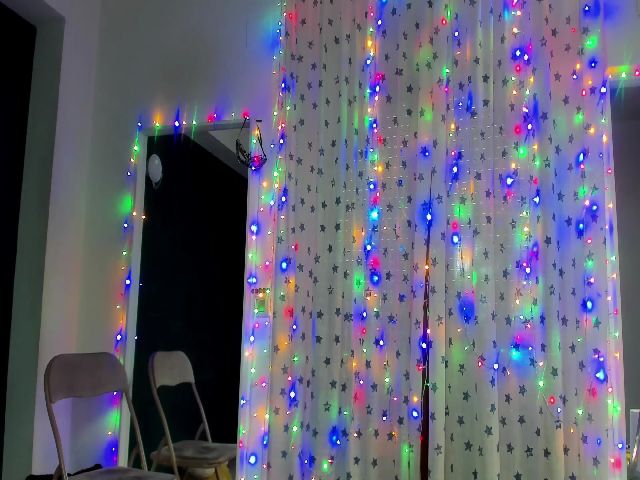 Live sex webcam photo for MayaHelen #271607443