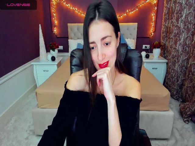 Live sex webcam photo for FloraFineFox #271608139