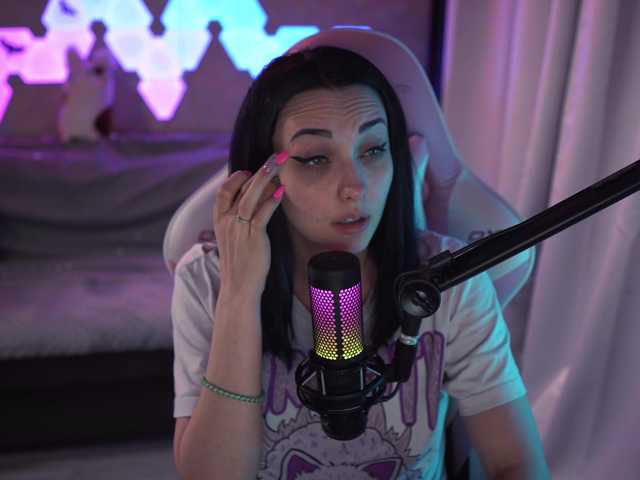 Live sex webcam photo for MalinaBo0m #271611421