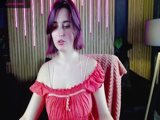 Live sex webcam photo for MileyDreams #271614550