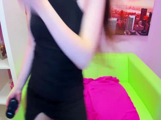 Live sex webcam photo for TinaMini #271608286
