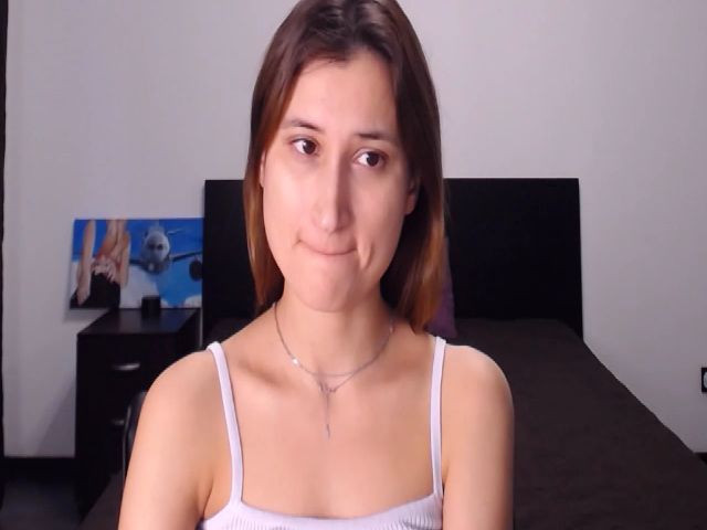 Live sex webcam photo for Kendal_sweet #271607314