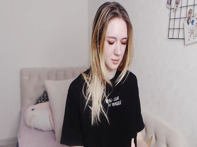 Live sex webcam photo for DemiAmourrrr #271608406