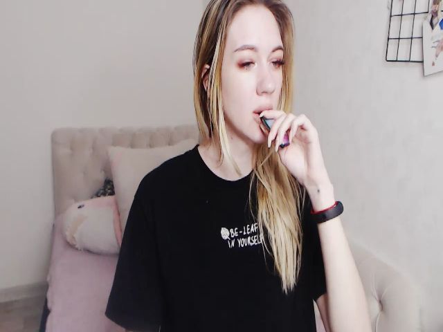 Live sex webcam photo for DemiAmourrrr #271609819