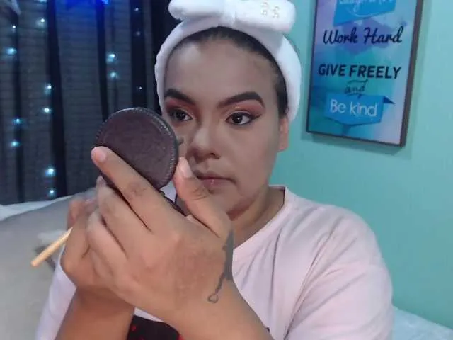 Live sex webcam photo for freyaa06 #271603421