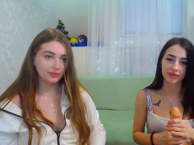Live sex webcam photo for NikkySonge #271607852