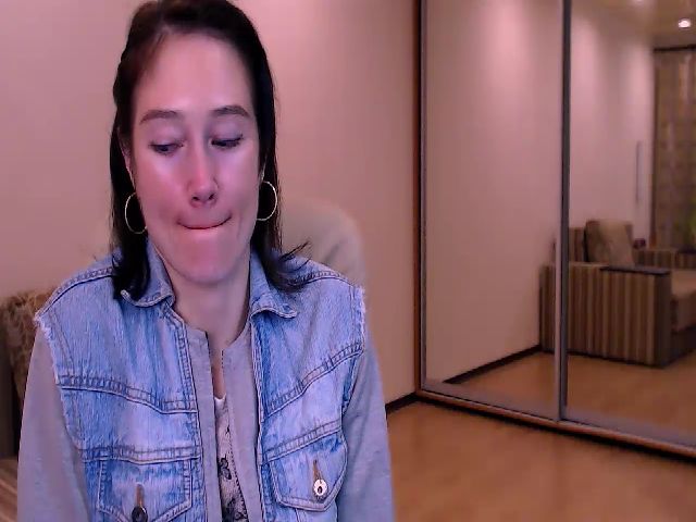 Live sex webcam photo for ALYONKA__ #271603480