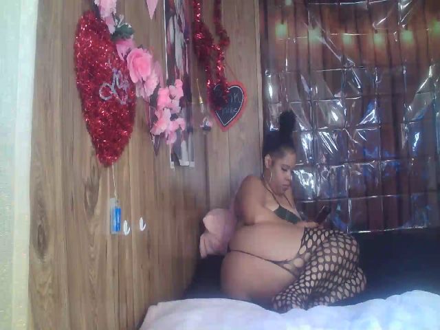 Live sex webcam photo for Pinkrackz100 #271611080