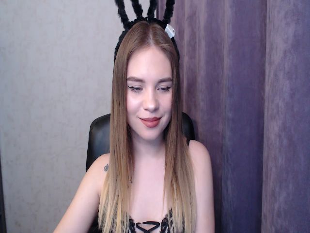 Live sex webcam photo for minishy #271610409