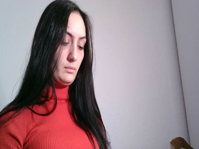 Live sex webcam photo for hello_its_me5 #271610912