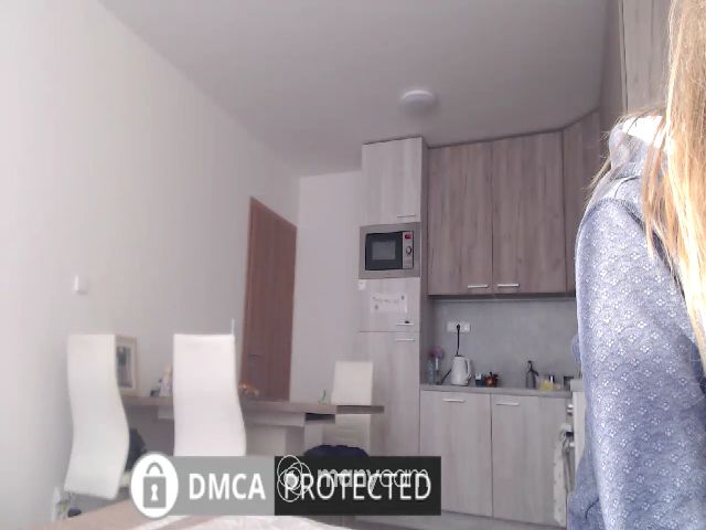 Live sex webcam photo for Jennybadgirl #271607094