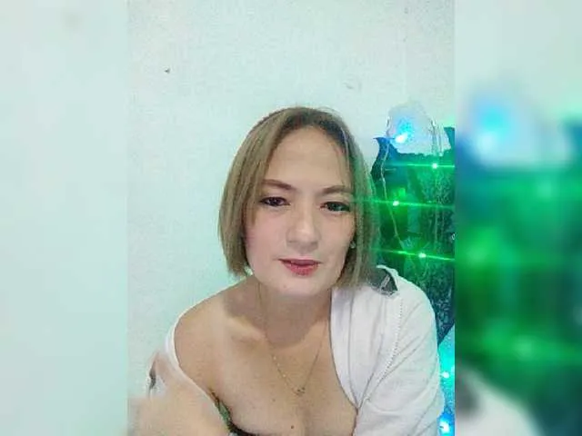 Live sex webcam photo for angelica1625 #271609276