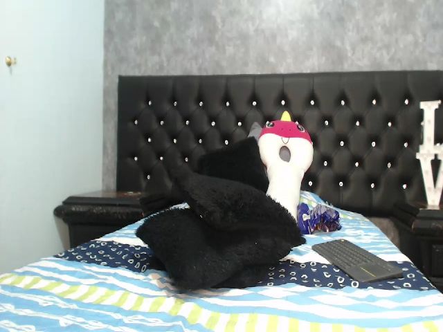 Live sex webcam photo for Miaconner1 #271604181
