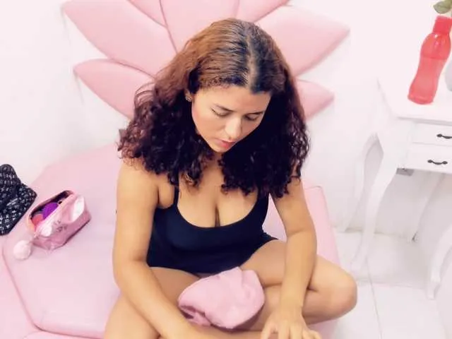 Live sex webcam photo for samywow #271609405