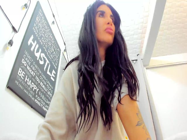 Live sex webcam photo for Emma_d #271607742