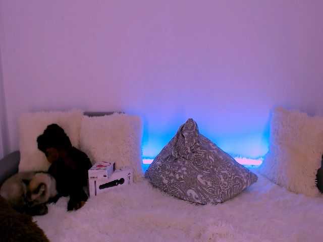 Live sex webcam photo for JessyJess_ #271613301