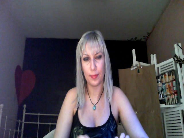 Live sex webcam photo for Marvel33 #271604303