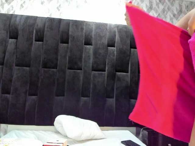 Live sex webcam photo for charlotte-vi #271612693