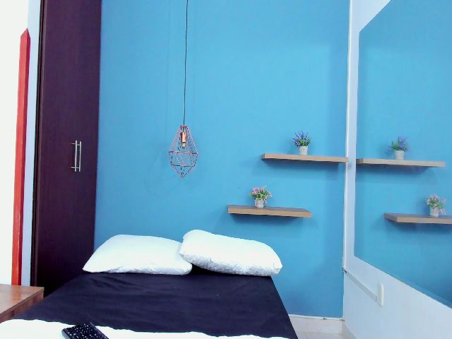 Live sex webcam photo for Layla_skin #271604708