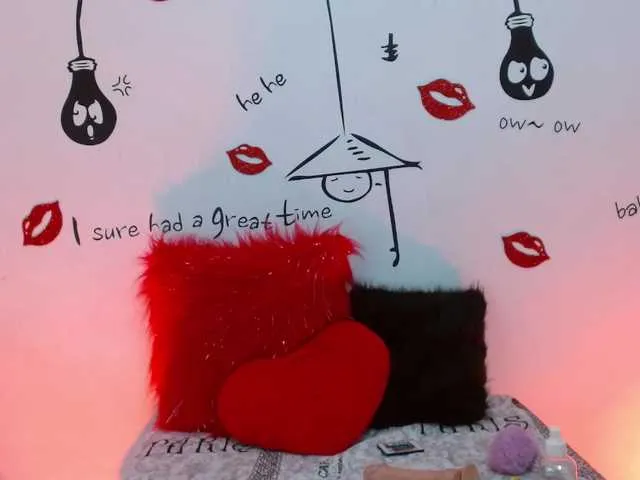 Live sex webcam photo for juliblondie #271606360