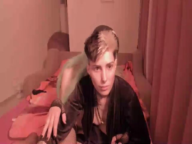 Live sex webcam photo for NikistarQ #271604857