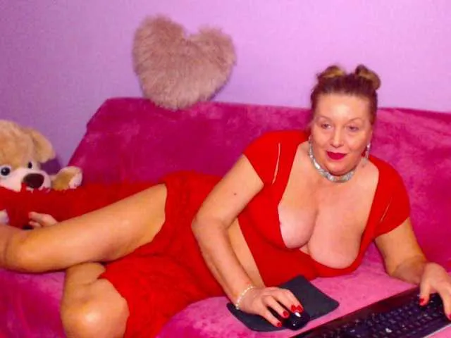 Live sex webcam photo for ClassyLydya #271612029