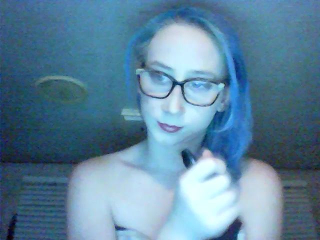 Live sex webcam photo for LovelyLucy8 #271607932
