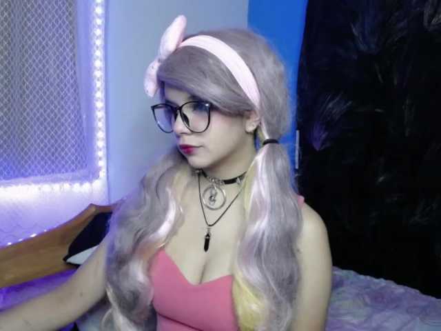 Live sex webcam photo for VenusPurple #288025766