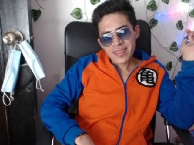 Live sex webcam photo for xcouple-boomx #271602852