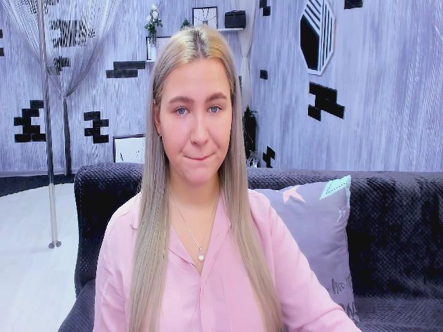 Live sex webcam photo for BerryColins #271607367