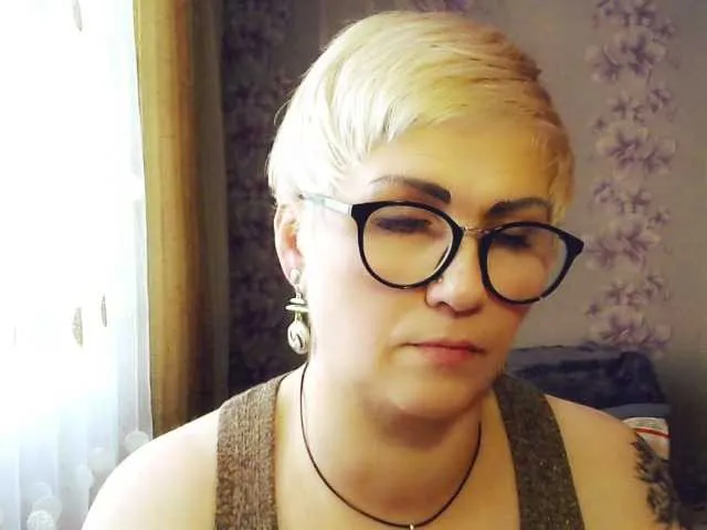 Live sex webcam photo for Elenamilfa #271605730