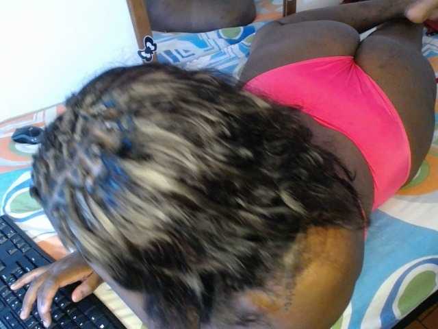 Live sex webcam photo for Cachonda873 #271606282