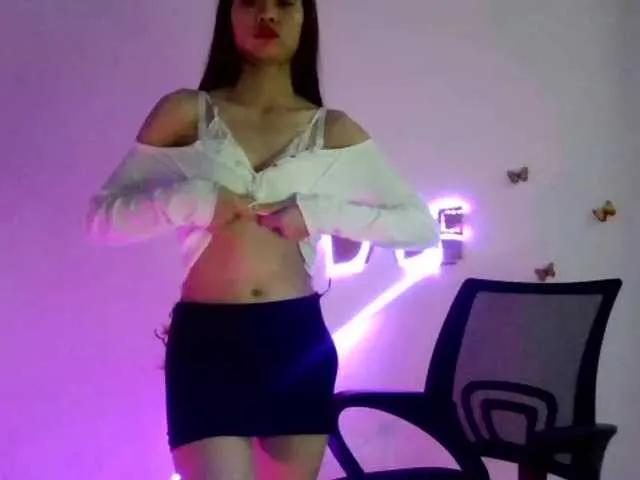 Live sex webcam photo for babe-balmain #271602635