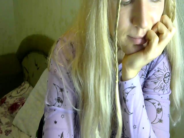 Live sex webcam photo for Kristy_Ty023 #271613152