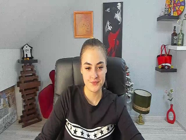 Live sex webcam photo for AdelineCutie #271609534