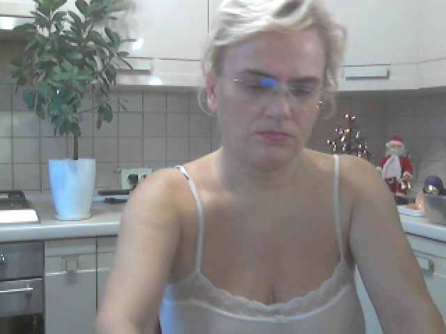 Live sex webcam photo for runa8 #271606880