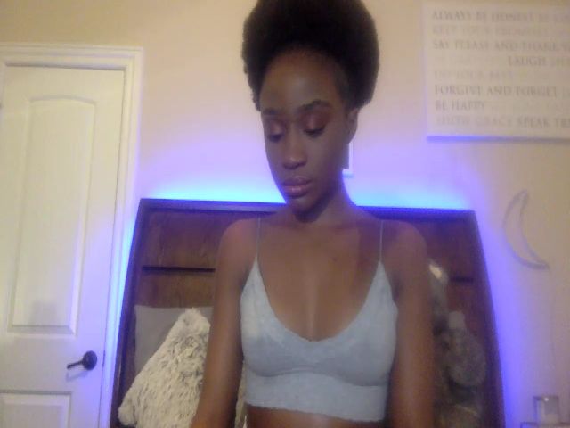 Live sex webcam photo for AaliyahT #271612810