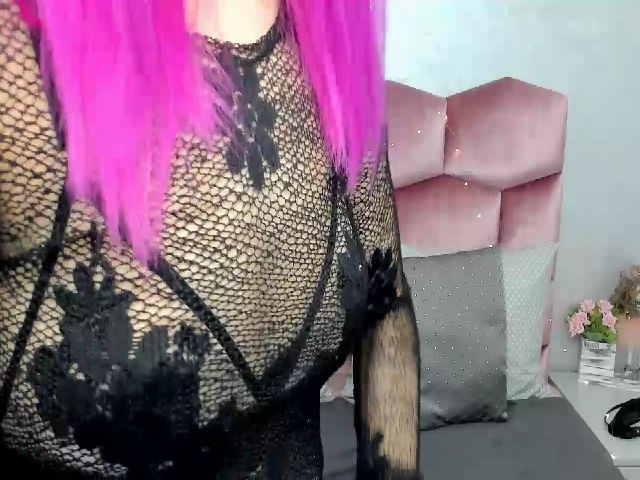 Live sex webcam photo for Emily_Hoot #271607549