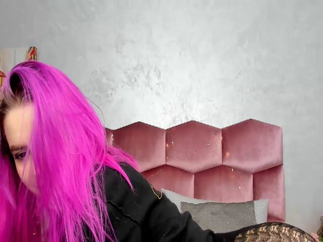 Live sex webcam photo for Emily_Hoot #271609664