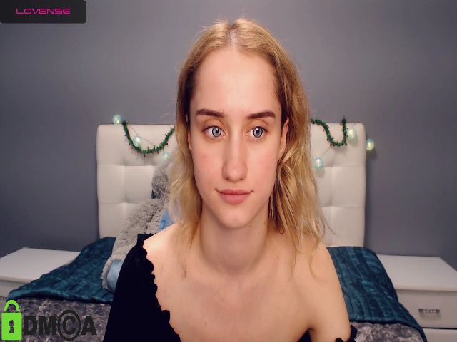Live sex webcam photo for IcePeach #271603558