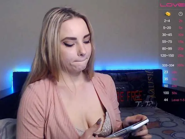Live sex webcam photo for ORNELLAMUTTY #271621057