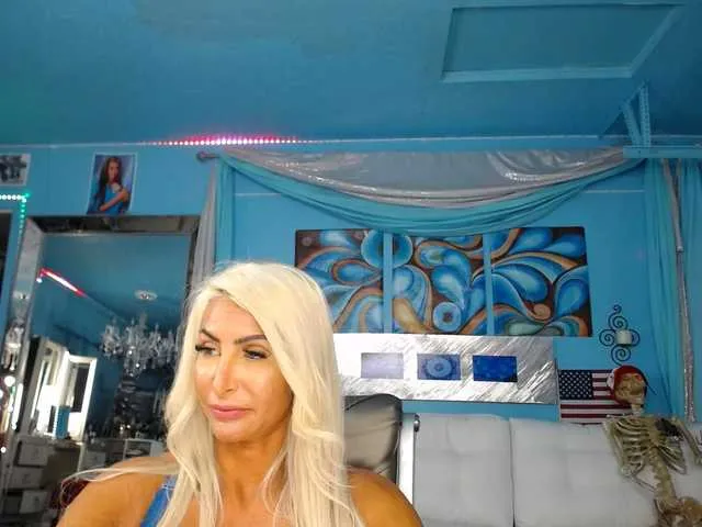 Live sex webcam photo for adrianna_fox #287953287