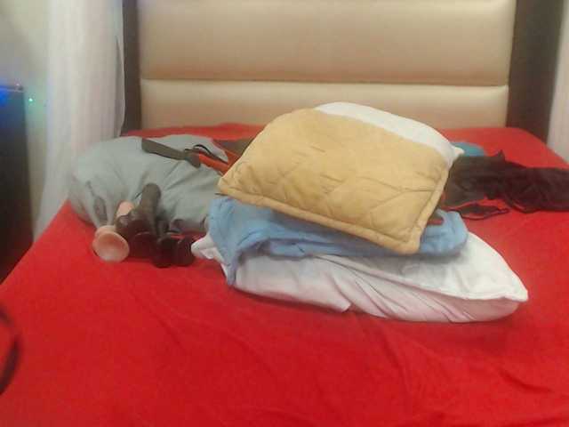 Live sex webcam photo for CaseyMoons #271625266