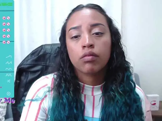 Live sex webcam photo for Angeluxxx #271625511