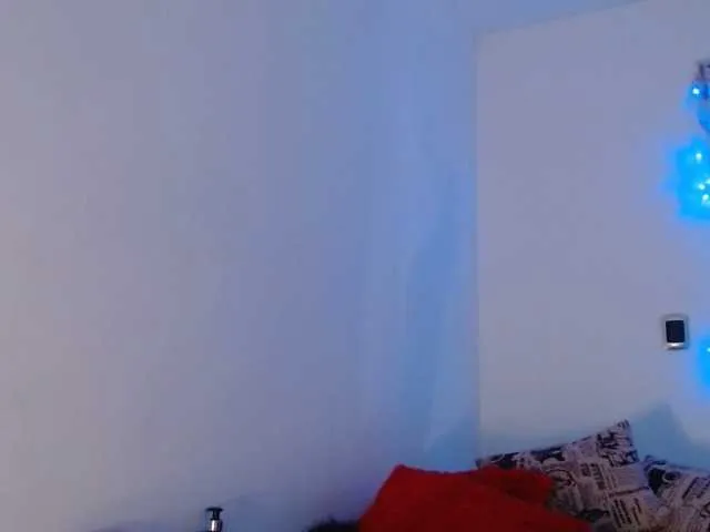 Live sex webcam photo for adri14-1 #271625038