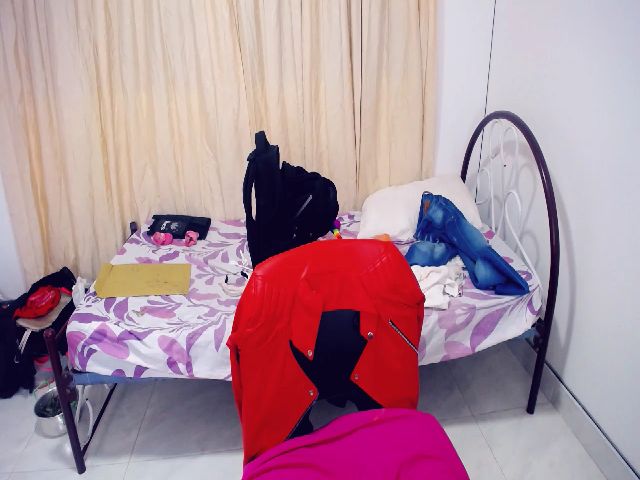 Live sex webcam photo for Vailot_cute #271628545