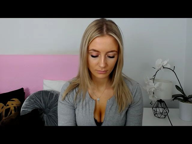 Live sex webcam photo for LenaaX #271627326