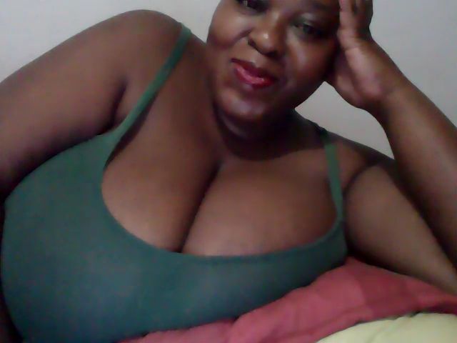 Live sex webcam photo for BrownCherie #271616636