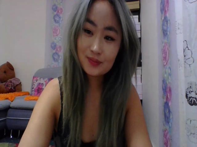 Live sex webcam photo for AsianDoll2000 #271623099
