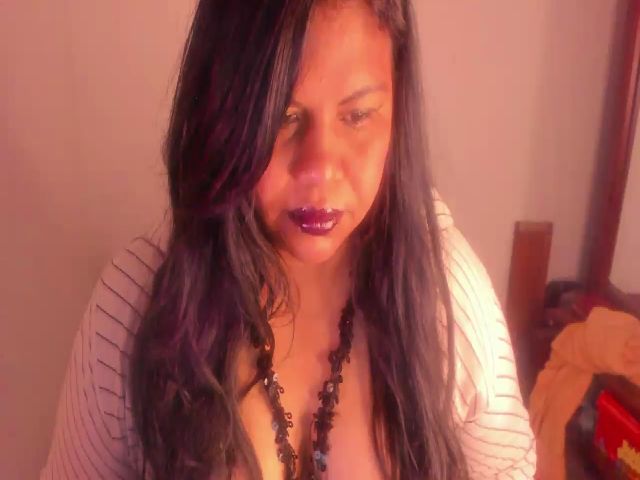 Live sex webcam photo for Ebony_Louiss #271620103